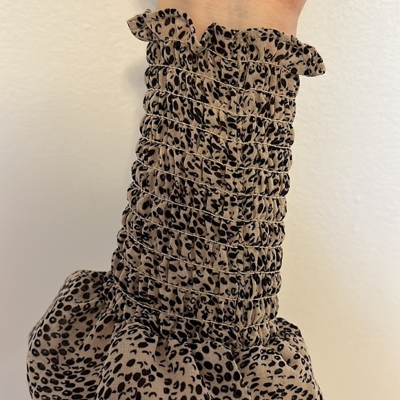 Feminine dress - Picture 11 of 12